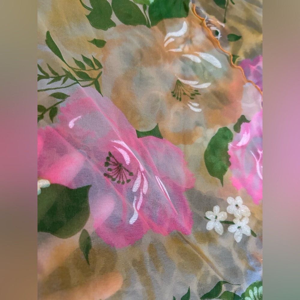 Vintage floral nylon scarf or headwrap - Picture 3 of 3